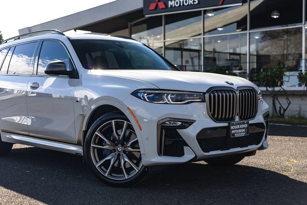 Used 2022 BMW X7 M50i AWD/4WD image 3