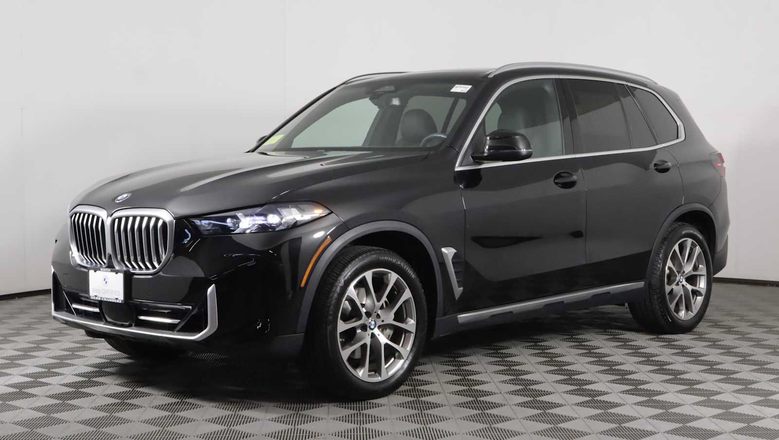 Used 2024 BMW X5 xDrive40i AWD/4WD image 3