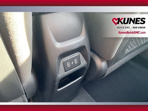 Used 2025 Hyundai Venue SEL image 25