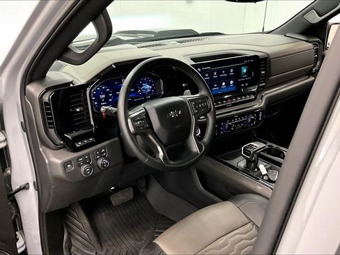 Used 2025 Chevrolet Silverado 1500 ZR2 w/ Technology Package AWD/4WD image 16