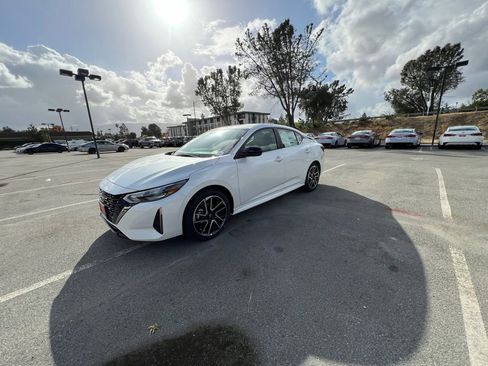 New 2025 Nissan Sentra SR image 40