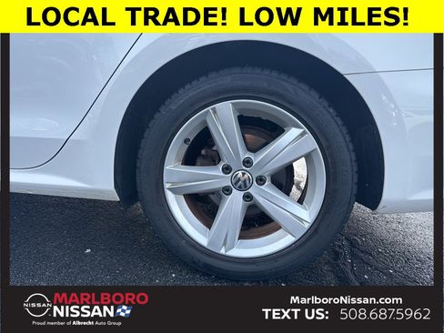 Used 2013 Volkswagen Passat 2.5 SE image 12