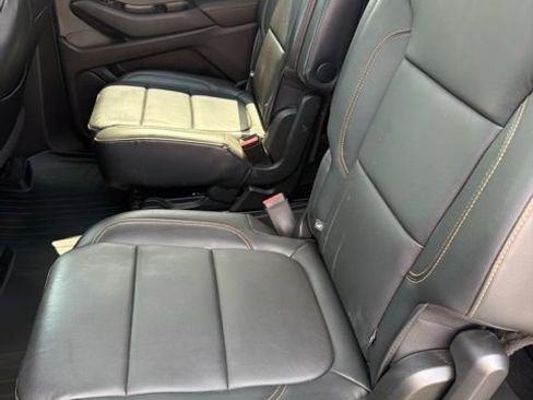 Used 2019 Chevrolet Traverse LT FWD image 11