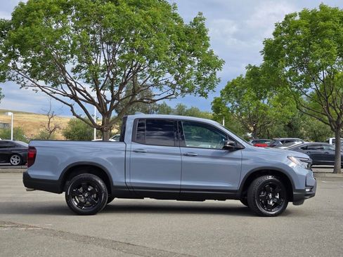 New 2026 Honda Ridgeline Black Edition image 3