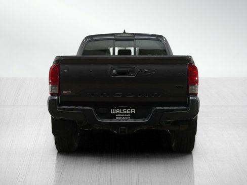 Used 2016 Toyota Tacoma SR5 image 4