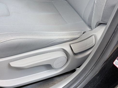 Used 2024 Hyundai Elantra SEL FWD image 12