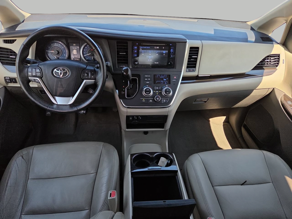 Used 2015 Toyota Sienna XLE FWD image 10