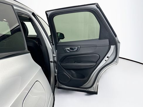Used 2024 Volvo XC60 B5 Plus w/ Protection Package Premier AWD/4WD image 31