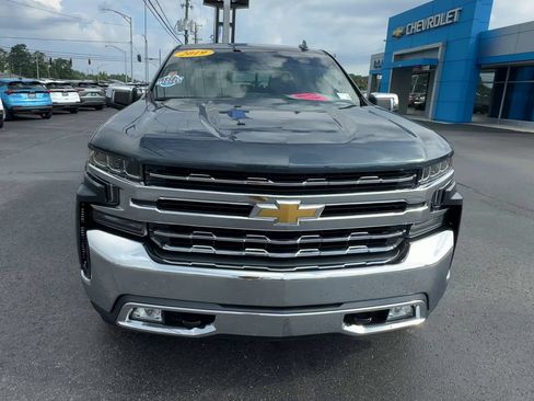 Used 2019 Chevrolet Silverado 1500 LTZ w/ LTZ Convenience Package AWD/4WD image 3