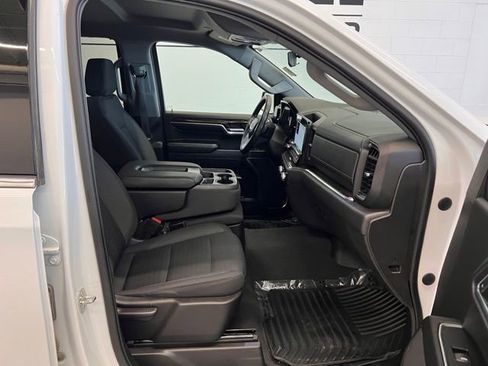 Used 2023 GMC Sierra 1500 SLE AWD/4WD image 8
