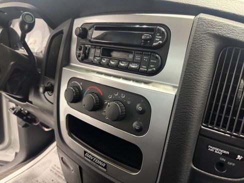 Used 2005 Dodge Ram 1500 Truck SLT w/ Daytona Edition Group AWD/4WD image 17