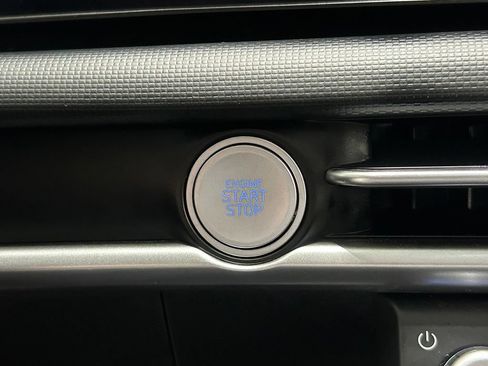 Used 2025 Hyundai Tucson SE FWD image 14