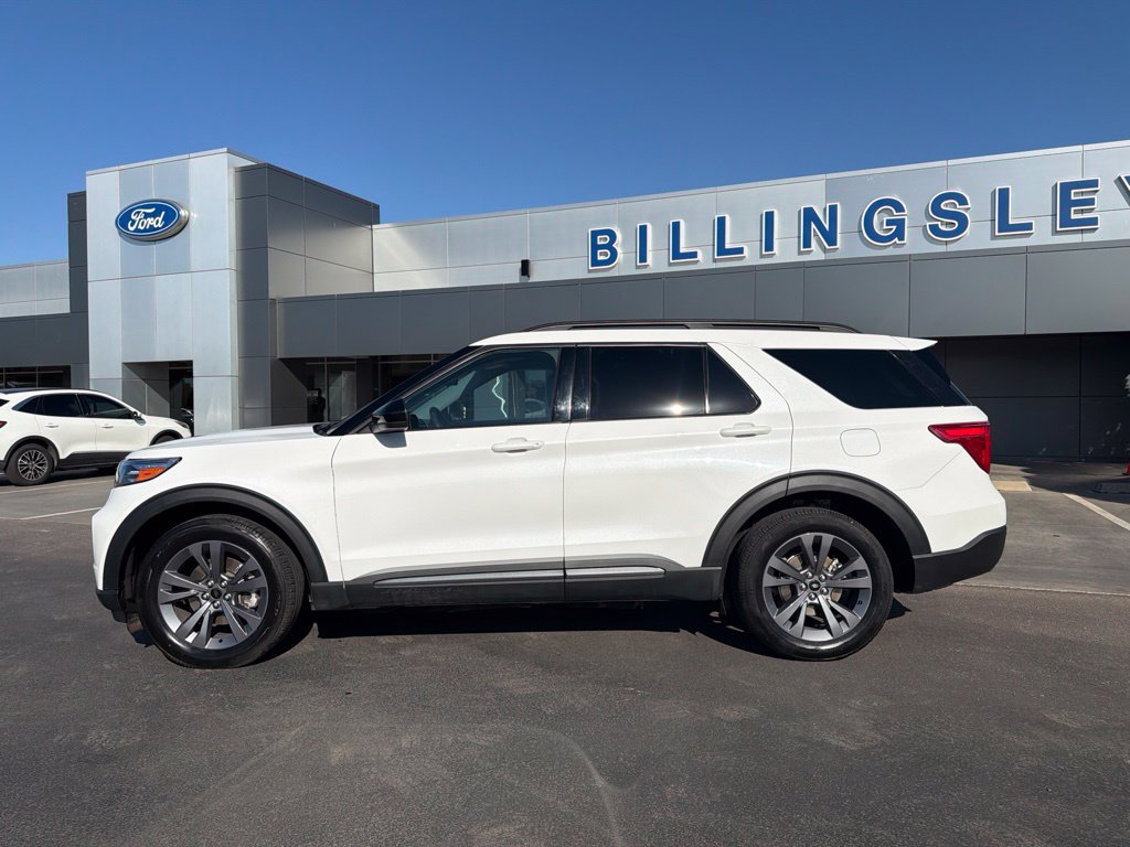 Used 2022 Ford Explorer XLT w/ Equipment Group 202A RWD image 2
