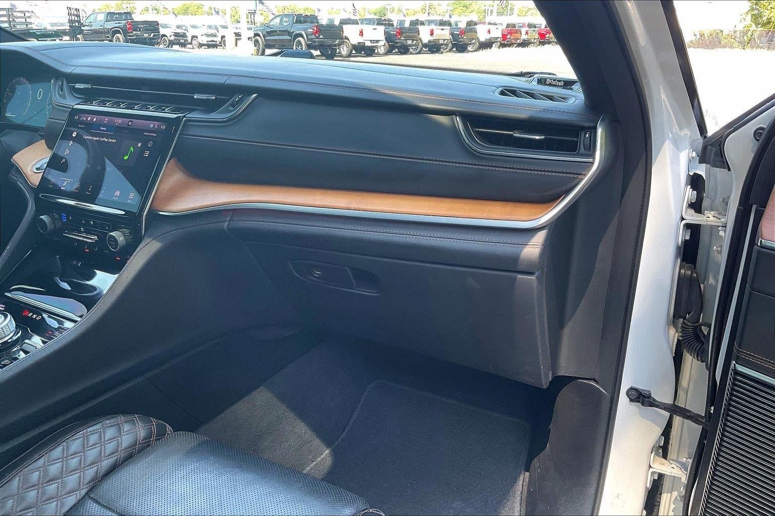 Used 2021 Jeep Grand Cherokee L Summit AWD/4WD image 17
