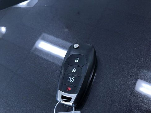 Used 2017 Chevrolet Cruze LT image 30