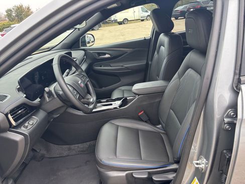 Used 2025 Buick Envista Sport Touring image 25