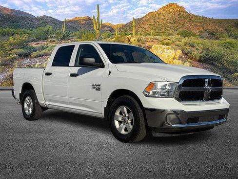 Used 2022 RAM 1500 Classic SLT image 2
