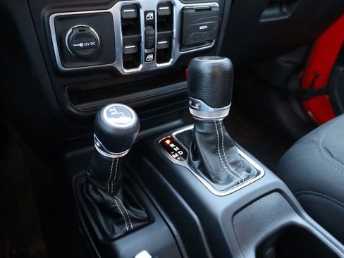 Used 2021 Jeep Wrangler Unlimited Sahara w/ Safety Group AWD/4WD image 26