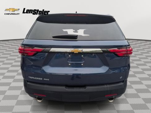Used 2022 Chevrolet Traverse LT w/ LT Premium Package AWD/4WD image 4
