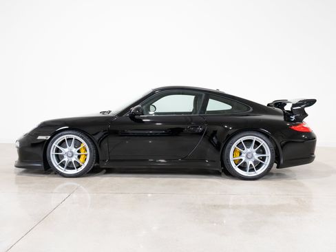 Used 2010 Porsche 911 GT3 RWD image 2