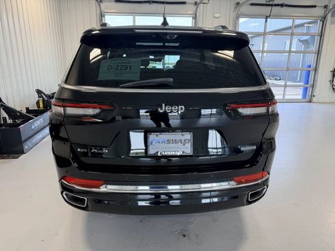 Used 2022 Jeep Grand Cherokee L Overland w/ Luxury Tech Group IV AWD/4WD image 4
