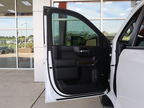 Used 2022 Chevrolet Silverado 1500 RST w/ Redline Edition AWD/4WD image 12