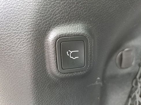Used 2020 Jeep Cherokee Limited AWD/4WD image 14