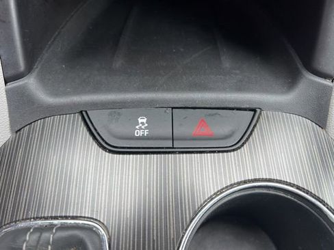 Used 2018 GMC Acadia SLT image 23