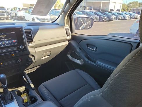 Used 2022 Nissan Frontier SV image 13