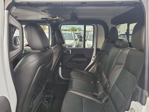 Used 2023 Jeep Gladiator Rubicon w/ LED Lighting Group image 13