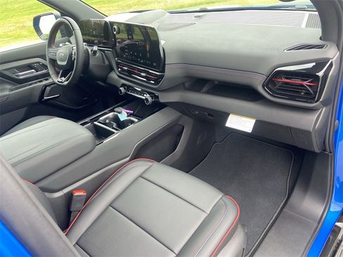 New 2025 Chevrolet Silverado EV RST image 30