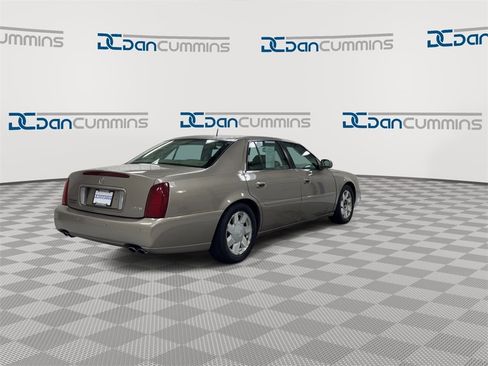 Used 2002 Cadillac De Ville DTS w/ Premium Equipment Pkg image 8