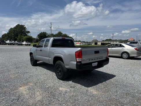 Used 2017 Toyota Tacoma SR RWD image 6