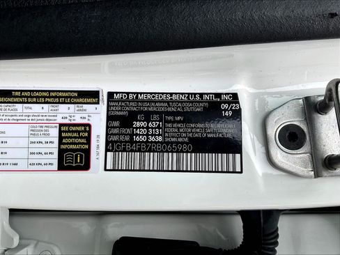 Used 2024 Mercedes-Benz GLE 350 4MATIC image 19