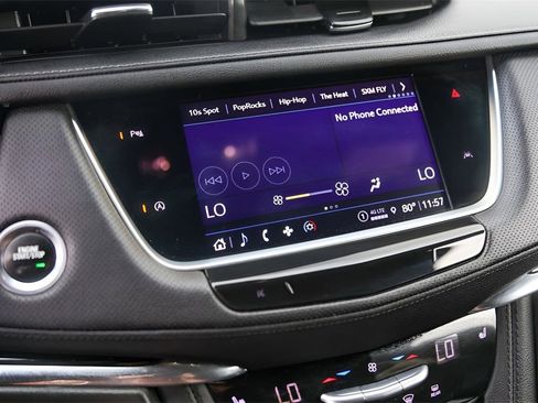 Used 2022 Cadillac XT6 Luxury image 16