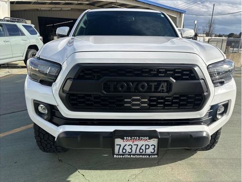 Used 2021 Toyota Tacoma TRD Off-Road image 4