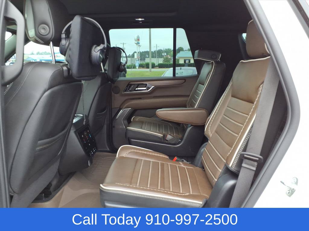 Used 2025 GMC Yukon Denali Ultimate w/ LPO, Floor Liner Package AWD/4WD image 26