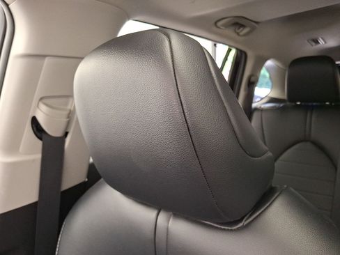 Used 2023 Toyota Highlander XLE AWD/4WD image 24