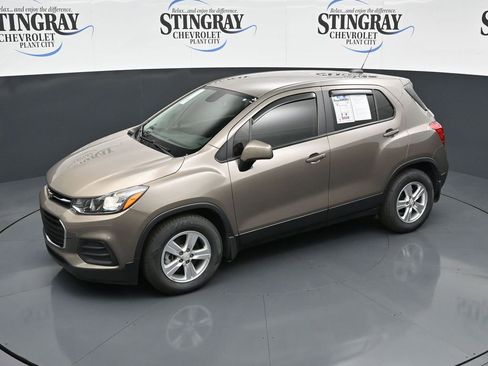 Used 2021 Chevrolet Trax LS w/ Tint and Cruise Package image 11