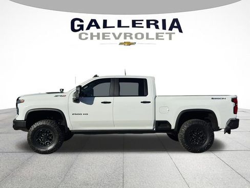 Certified 2025 Chevrolet Silverado 2500 ZR2 w/ ZR2 Bison Edition image 4