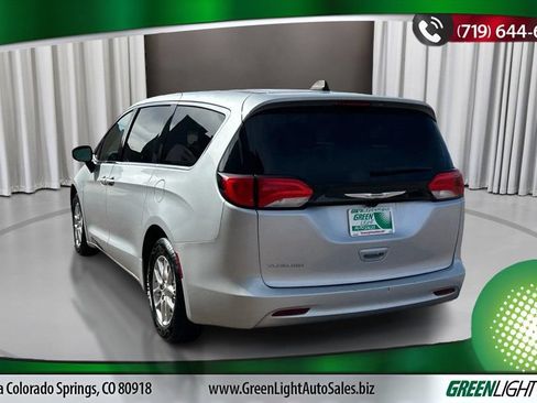 Used 2023 Chrysler Voyager LX FWD image 3