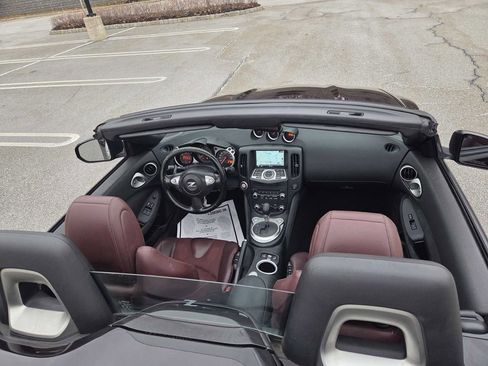 Used 2013 Nissan 370Z Touring w/ Sport Pkg image 18