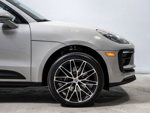New 2026 Porsche Macan image 12