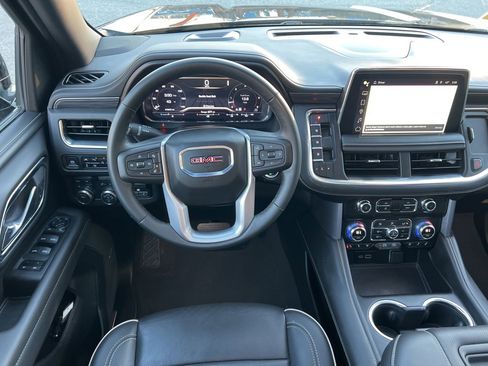 Used 2024 GMC Yukon XL SLT w/ SLT Premium Package image 23