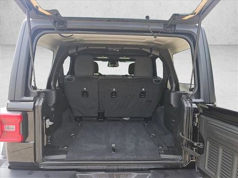 Used 2026 Jeep Wrangler Unlimited Rubicon AWD/4WD image 5