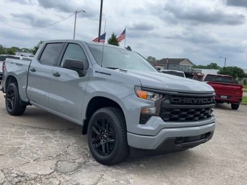 Used 2024 Chevrolet Silverado 1500 Custom w/ Dark Appearance Package image 3