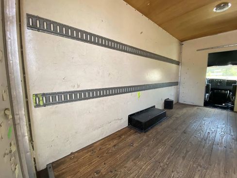 Used 2014 Chevrolet Express 3500 RWD image 10