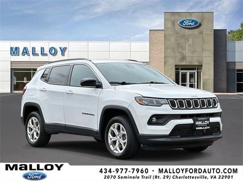 Used 2024 Jeep Compass Latitude image 1