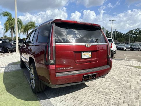 Used 2019 Cadillac Escalade Platinum RWD image 9