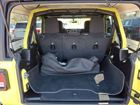 Used 2023 Jeep Wrangler Unlimited Sport AWD/4WD image 30